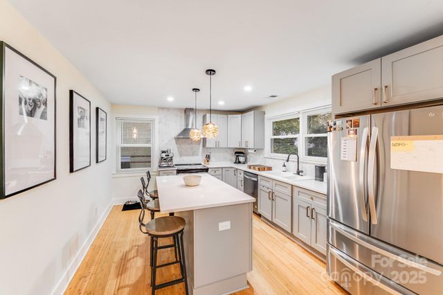 4910 Valley Stream Road, Charlotte, NC 28209