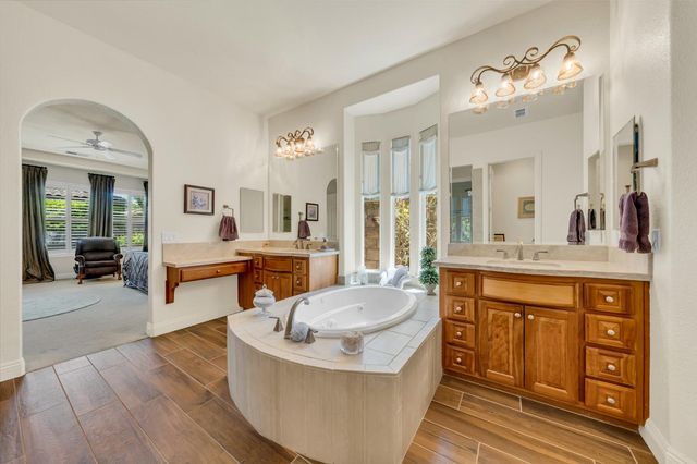 8610 San Lucas Cir, Roseville, CA 95747