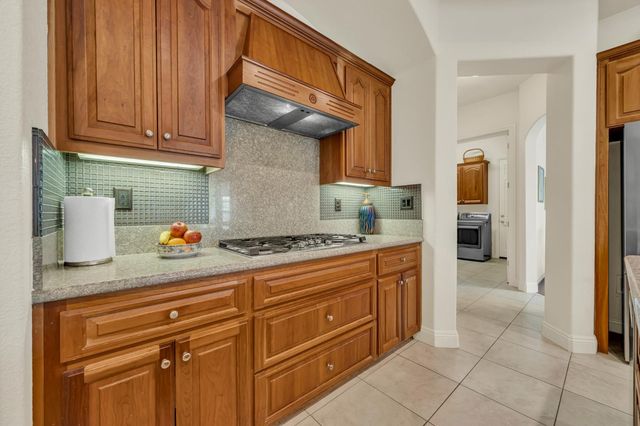 8610 San Lucas Cir, Roseville, CA 95747