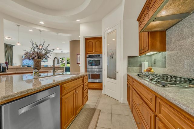 8610 San Lucas Cir, Roseville, CA 95747