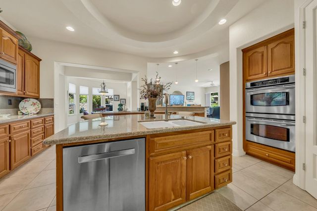 8610 San Lucas Cir, Roseville, CA 95747