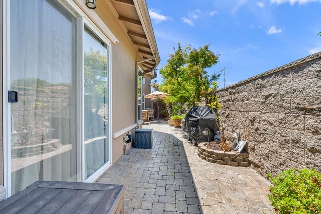 8610 San Lucas Cir, Roseville, CA 95747