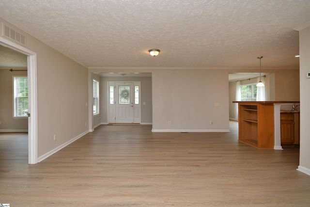 579 Daventon Road, Honea Path, SC 29654