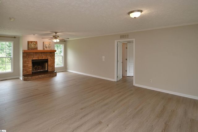 579 Daventon Road, Honea Path, SC 29654