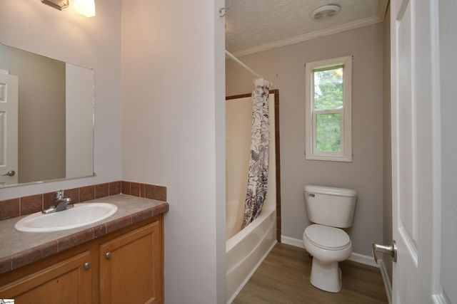 579 Daventon Road, Honea Path, SC 29654