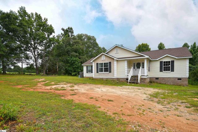 579 Daventon Road, Honea Path, SC 29654