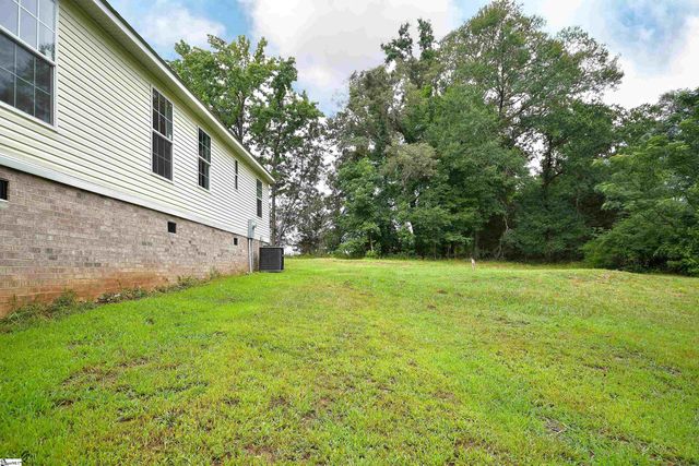 579 Daventon Road, Honea Path, SC 29654