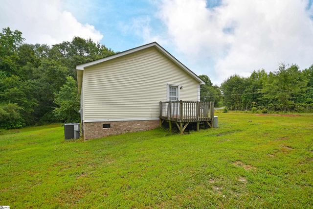 579 Daventon Road, Honea Path, SC 29654