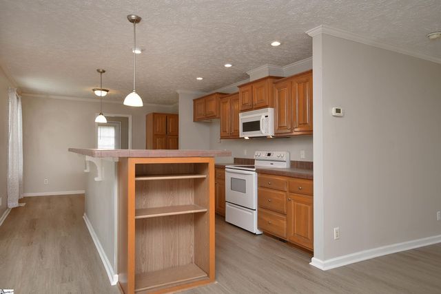 579 Daventon Road, Honea Path, SC 29654