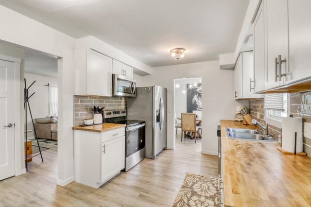 2402 Broadway N, Fargo, ND 58102