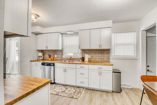 2402 Broadway N, Fargo, ND 58102