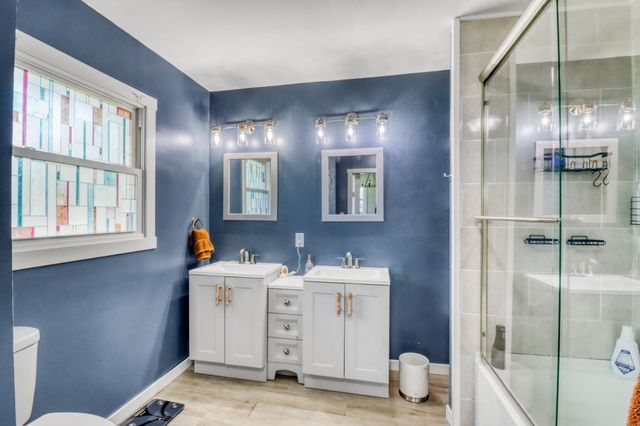 2402 Broadway N, Fargo, ND 58102