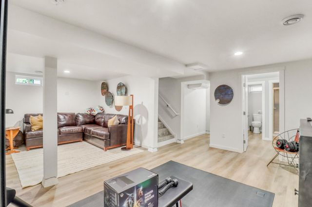2402 Broadway N, Fargo, ND 58102