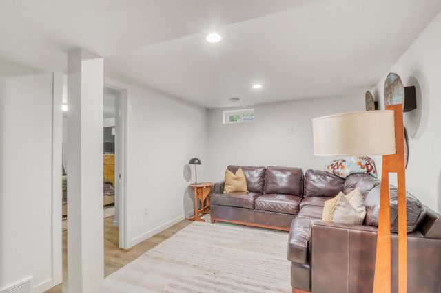 2402 Broadway N, Fargo, ND 58102