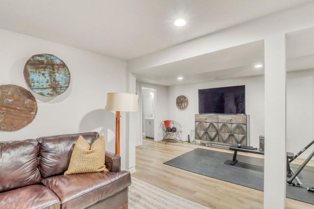 2402 Broadway N, Fargo, ND 58102