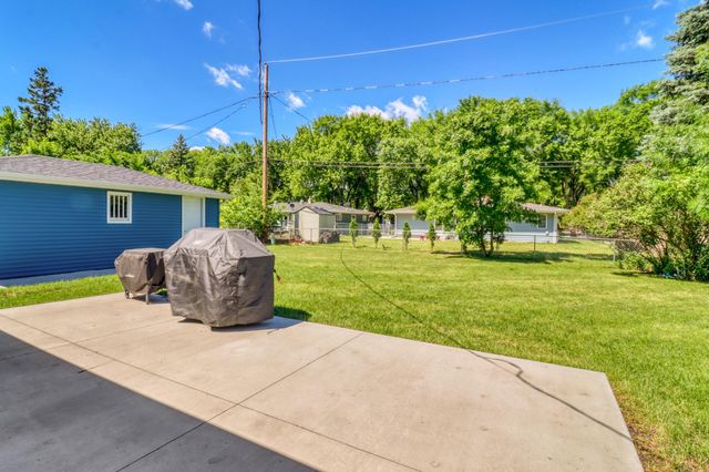2402 Broadway N, Fargo, ND 58102