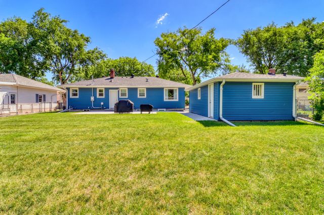 2402 Broadway N, Fargo, ND 58102