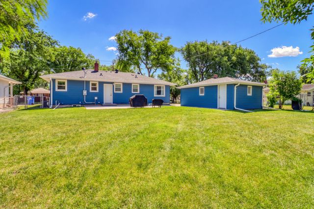 2402 Broadway N, Fargo, ND 58102