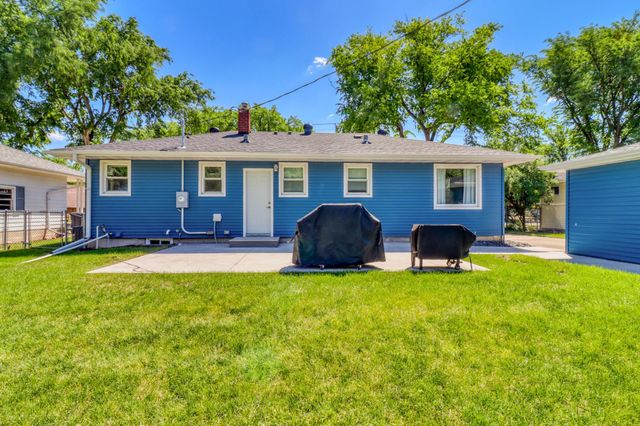 2402 Broadway N, Fargo, ND 58102