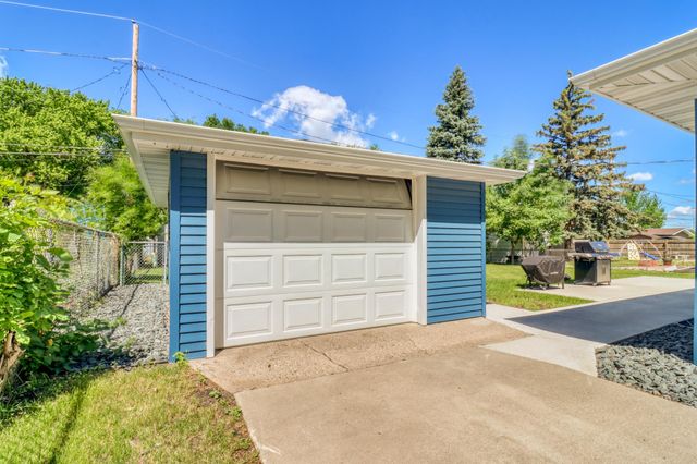 2402 Broadway N, Fargo, ND 58102
