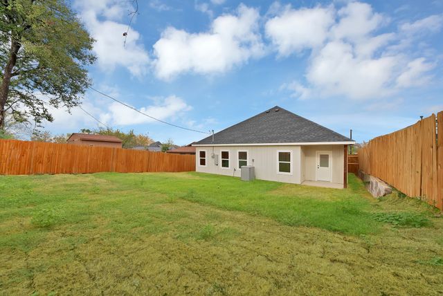 3005 Hanna Avenue, Fort Worth, TX 76106