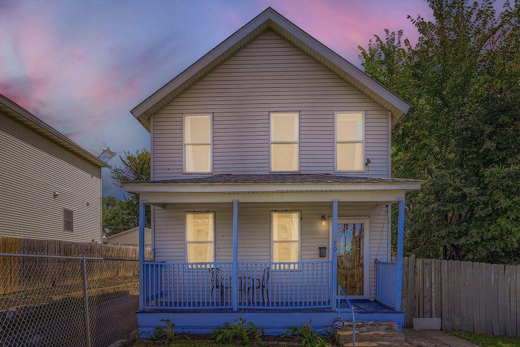890 Duchess Street, Saint Paul, MN 55106