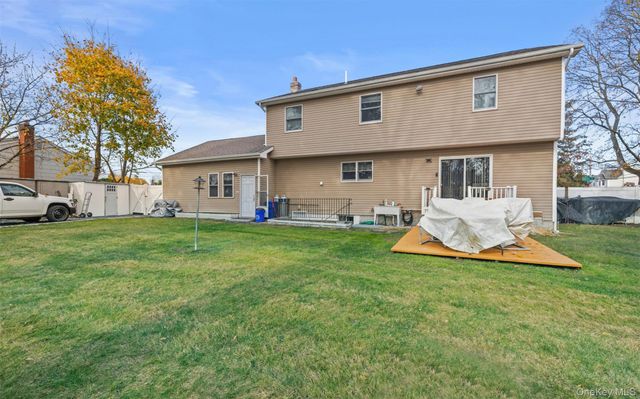 2 Smith Street, Deer Park, NY 11729