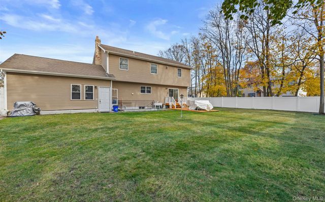 2 Smith Street, Deer Park, NY 11729