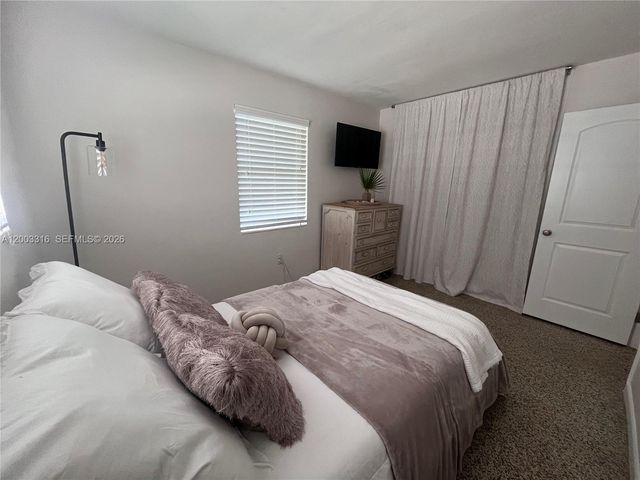 9840 SW 165th Ter, Miami, FL 33157