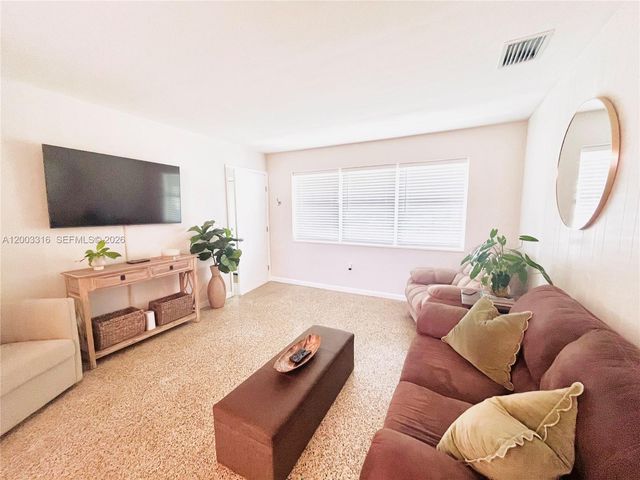 9840 SW 165th Ter, Miami, FL 33157