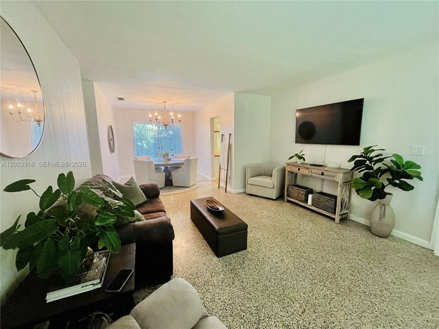 9840 SW 165th Ter, Miami, FL 33157