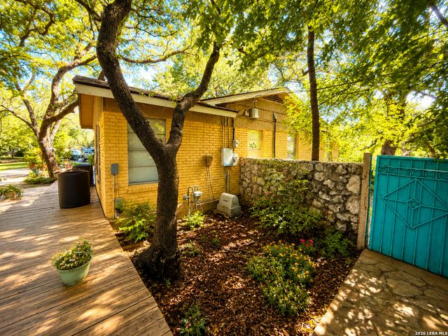 117 WAGON TRAIL RD, Shavano Park, TX 78231