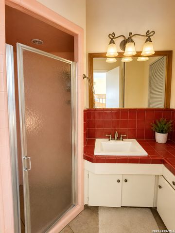 117 WAGON TRAIL RD, Shavano Park, TX 78231