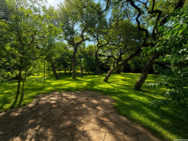 117 WAGON TRAIL RD, Shavano Park, TX 78231