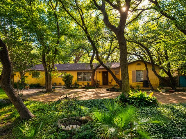 117 WAGON TRAIL RD, Shavano Park, TX 78231