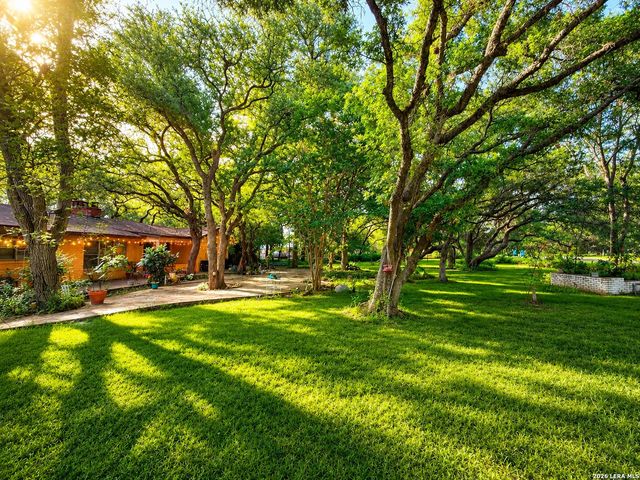 117 WAGON TRAIL RD, Shavano Park, TX 78231