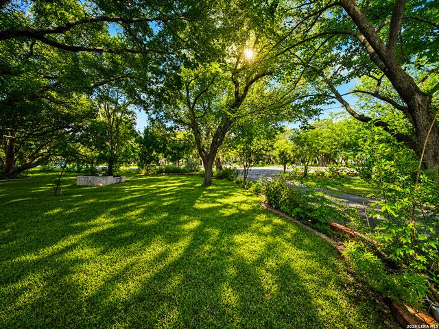 117 WAGON TRAIL RD, Shavano Park, TX 78231
