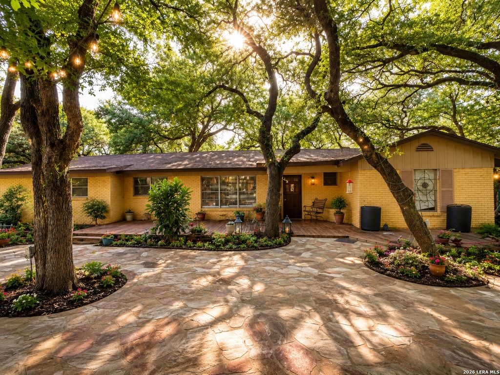 117 WAGON TRAIL RD, Shavano Park, TX 78231
