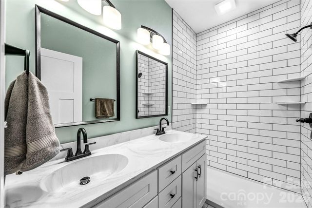 807 N Whitted Street, Hendersonville, NC 28791