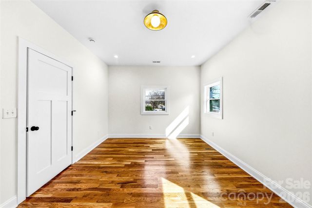 807 N Whitted Street, Hendersonville, NC 28791