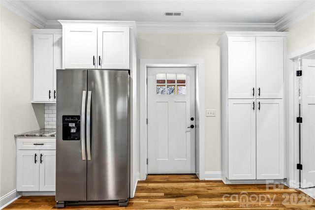 807 N Whitted Street, Hendersonville, NC 28791