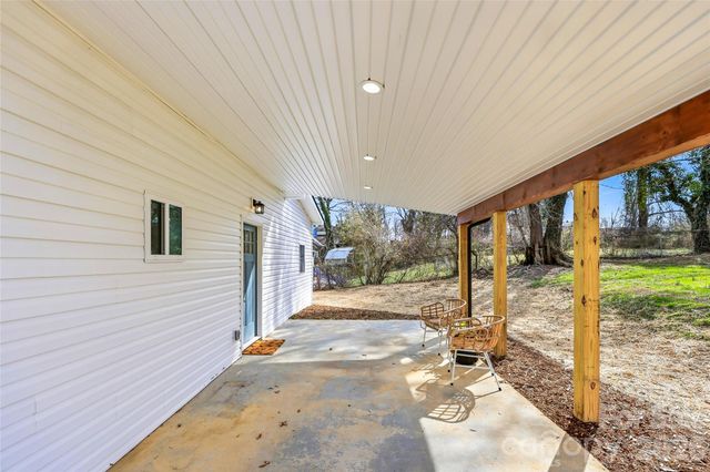 807 N Whitted Street, Hendersonville, NC 28791