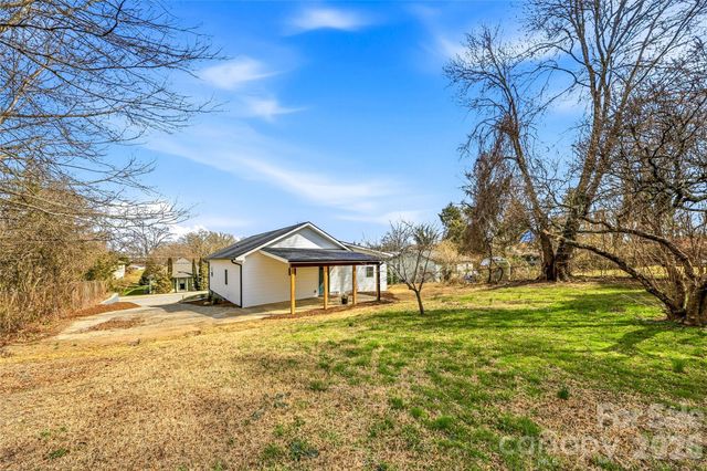 807 N Whitted Street, Hendersonville, NC 28791