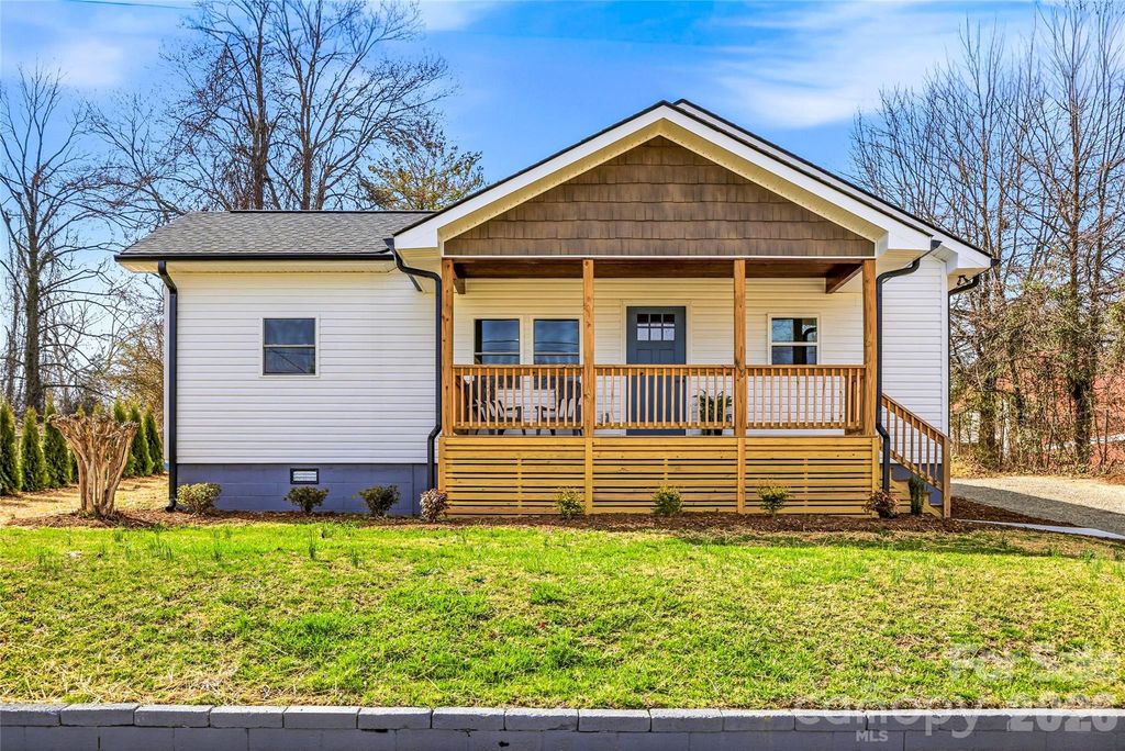 807 N Whitted Street, Hendersonville, NC 28791