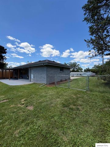 11521 N post Road, Omaha, NE 68112