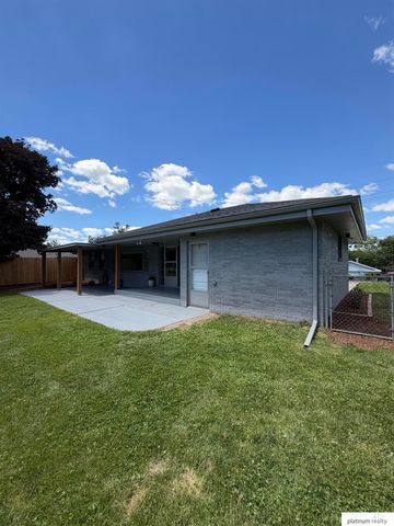 11521 N post Road, Omaha, NE 68112