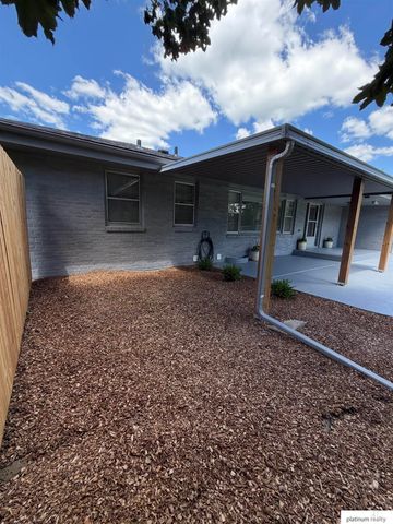 11521 N post Road, Omaha, NE 68112