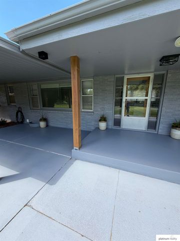 11521 N post Road, Omaha, NE 68112