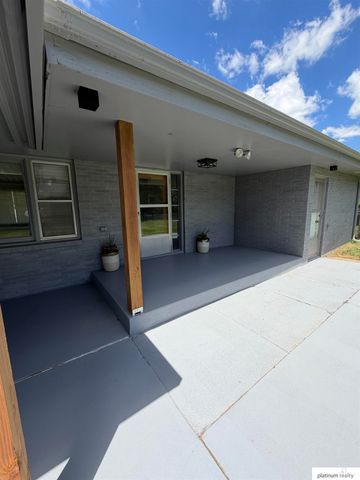 11521 N post Road, Omaha, NE 68112