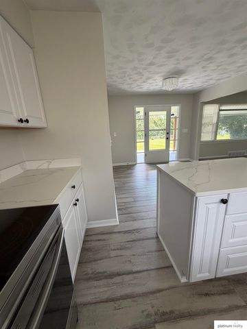 11521 N post Road, Omaha, NE 68112
